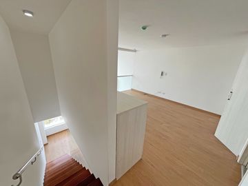VENDO  LINDO DUPLEX 01 DORM INC COCINA EN SAN ISIDRO