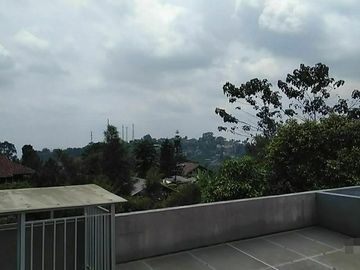 DIJUAL RUMAH VILLA NYAMAN DAN SEJUK FURNISHED @ LEMBANG BANDUNG UTARA