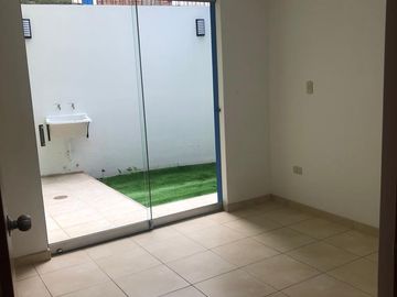 HERMOSO DEPARTAMENTO EN 1ER PISO SIN GRADAS CERCA AV. EJÉRCITO