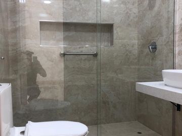 HERMOSO DEPARTAMENTO EN 1ER PISO SIN GRADAS CERCA AV. EJÉRCITO
