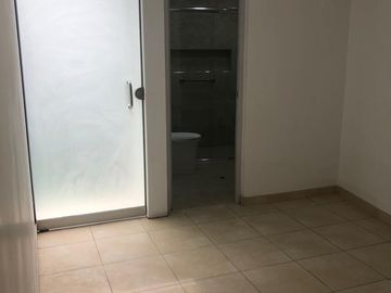 HERMOSO DEPARTAMENTO EN 1ER PISO SIN GRADAS CERCA AV. EJÉRCITO
