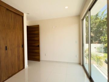 Casa de lujo 3 recámaras con alberca  en conjunto de 10 casas, centro de Jiutepec Mor.