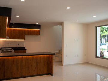 Casa de lujo 3 recámaras con alberca  en conjunto de 10 casas, centro de Jiutepec Mor.