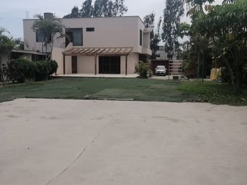 Vendo Casa Como Terreno en Camacho - Oportunidad!