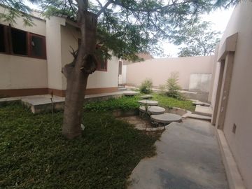 Vendo Casa Como Terreno en Camacho - Oportunidad!