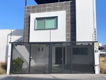 CASA EN VENTA EN MILENIO III