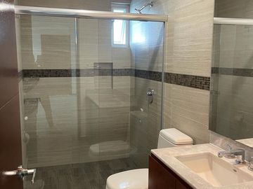 CASA EN VENTA EN MILENIO III