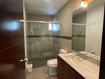CASA EN VENTA EN MILENIO III