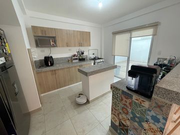 En venta casa en Urb. La Joya en Topacio de Estreno.