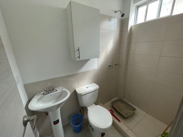 En venta casa en Urb. La Joya en Topacio de Estreno.
