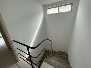 En venta casa en Urb. La Joya en Topacio de Estreno.