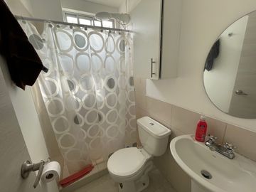 En venta casa en Urb. La Joya en Topacio de Estreno.