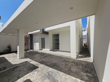Casa en venta en Cancún, 3 habitaciones con alberca propia