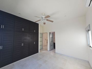 Casa en venta en Cancún, 3 habitaciones con alberca propia
