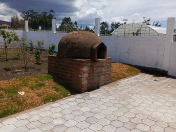Venta de  Casa de Dos Plantas de tres dormitorios  en Malchinguí