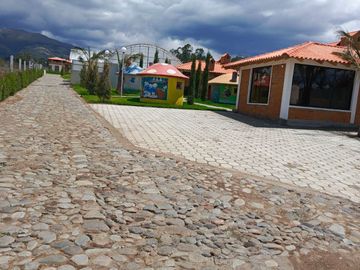 Venta de  Casa de Dos Plantas de tres dormitorios  en Malchinguí
