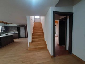 Venta de  Casa de Dos Plantas de tres dormitorios  en Malchinguí