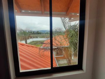 Venta de  Casa de Dos Plantas de tres dormitorios  en Malchinguí