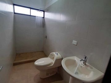 Venta de  Casa de Dos Plantas de tres dormitorios  en Malchinguí