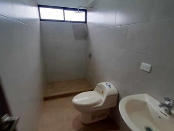Venta de  Casa de Dos Plantas de tres dormitorios  en Malchinguí