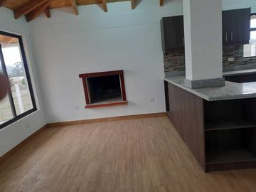 Venta de  Casa de Dos Plantas de tres dormitorios  en Malchinguí