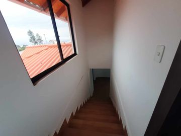 Venta de  Casa de Dos Plantas de tres dormitorios  en Malchinguí