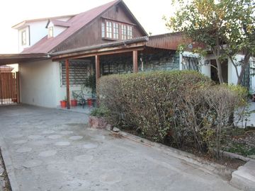 VENTA HERMOSA CASA MUY AMPLIA – Don Orione – Cerrillos – 377m2 – 2 pisos – 4 Dorm 2 baños - $250 Millones – MGR210015