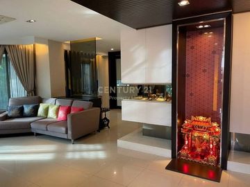2 storey detached house for sale (behind the corner) Golden Nakara On Nut 65 Rama 9 - Motorway