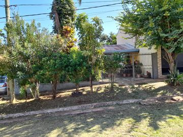 Casa dos dormitorios, chacra 147 villa cabello
