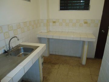 EN VENTA EDIFICIO RENTERO EN CALLES CARCHI Y CAMILO DESTRUGE