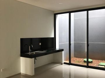 Dijual Rumah di Discovery Altezza Bintaro Jaya