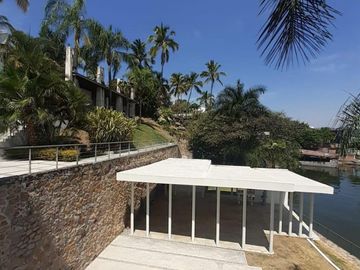 TEQUESQUITENGO UNICO RESORT 41,000 M2 DE TERRENO 2,409 M2 CONSTRUCCION