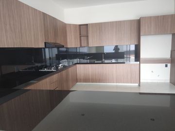 Casa Sola en Condominio en Zona Dorada de Cuernavaca.