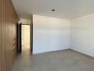 CASA EN VENTA EN VALLE DE JURIQUILLA