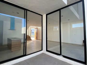 CASA EN VENTA EN VALLE DE JURIQUILLA