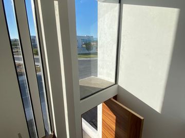 CASA EN VENTA EN VALLE DE JURIQUILLA
