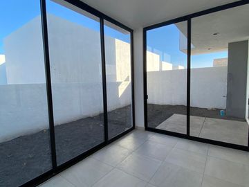 CASA EN VENTA EN VALLE DE JURIQUILLA