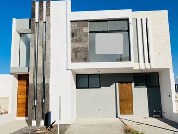 CASA EN VENTA EN VALLE DE JURIQUILLA