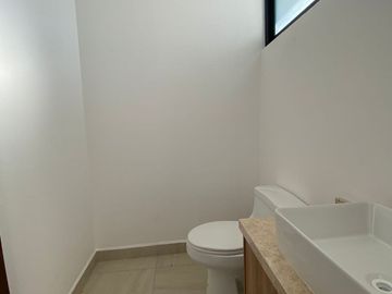 CASA EN VENTA EN VALLE DE JURIQUILLA