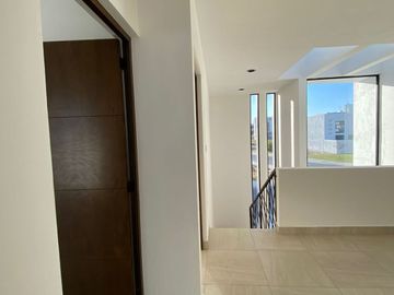 CASA EN VENTA EN VALLE DE JURIQUILLA