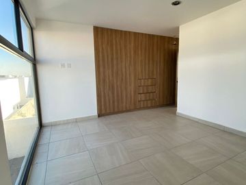 CASA EN VENTA EN VALLE DE JURIQUILLA