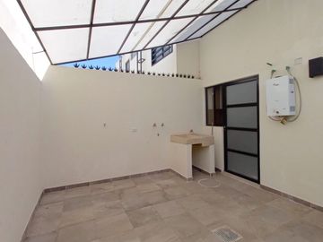 CASA EN VENTA EN FRACCIONAMIENTO ALVA JUNTO AL COLEGIO TEPEYAC Y VALLE IMPERIAL