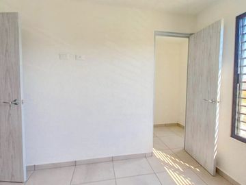 CASA EN VENTA EN FRACCIONAMIENTO ALVA JUNTO AL COLEGIO TEPEYAC Y VALLE IMPERIAL
