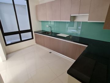 5 bedroom townhouse for sale in San Juan City