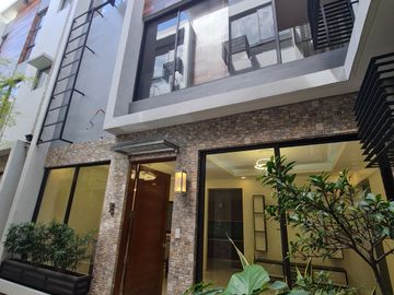 5 bedroom townhouse for sale in San Juan City