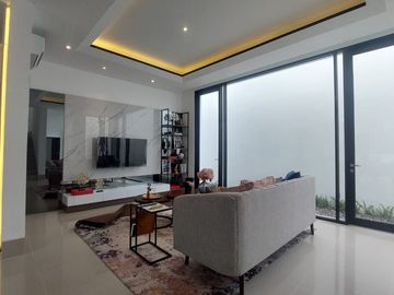Rumah Dian Istana Wiyung Surabaya New Gress