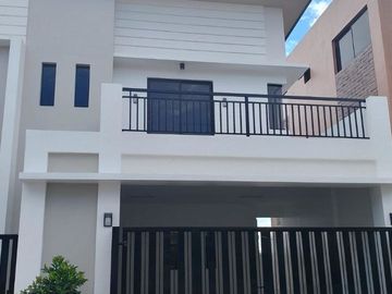 150sqm House and lot For sale (Ready For Occupancy)  with 5 Bedrooms in Greenwoods Pasig City (PH2829)