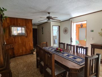 VENTA DE CASA EN EL CENTRO HISTÓRICO, CON OPCIÓN A DIVERSOS GIROS Y CON PLUSVALÍA PRIVILEGIADA, ya que cuenta con Uso Comercial y de Servicios e Infor
