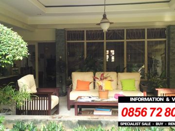DIJUAL RUMAH ASRI dgn TAMAN di Jl. LOMBOK, MENTENG dkt GONDANGDIA