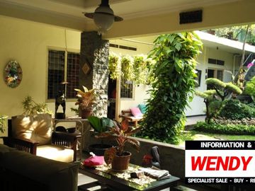 DIJUAL RUMAH ASRI dgn TAMAN di Jl. LOMBOK, MENTENG dkt GONDANGDIA